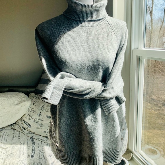 Michael Kors Sweater - Picture 4 of 7